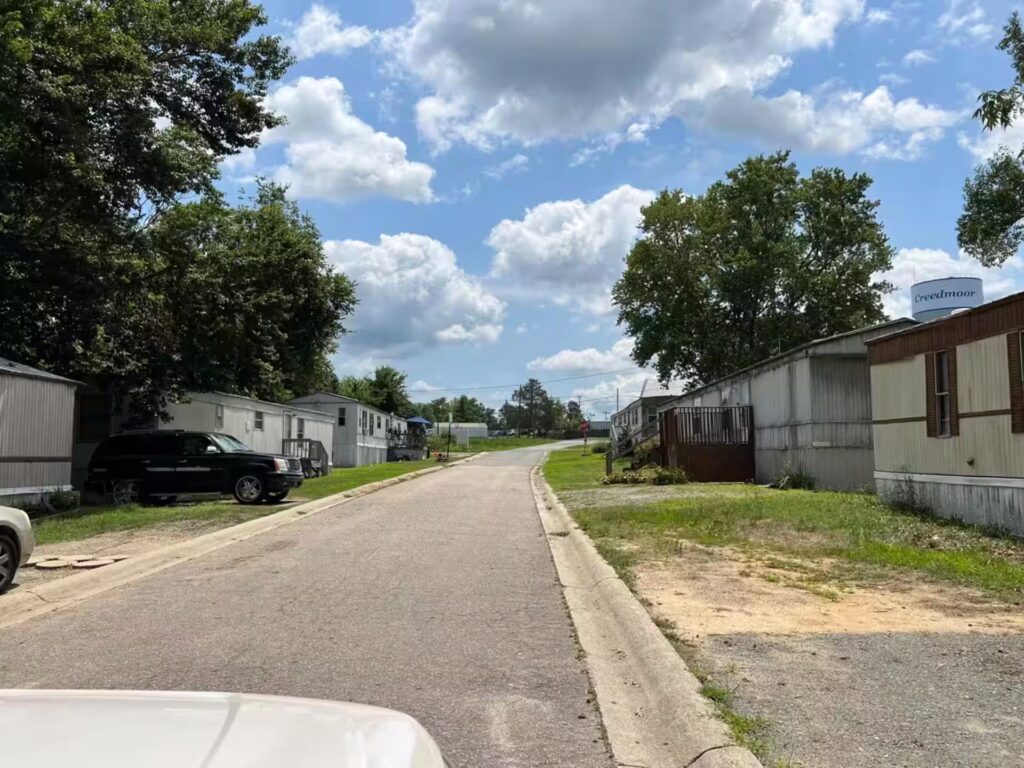 Devon Estates, rent, manufactured homes near me, community, broadview, affordable mobile home for rent